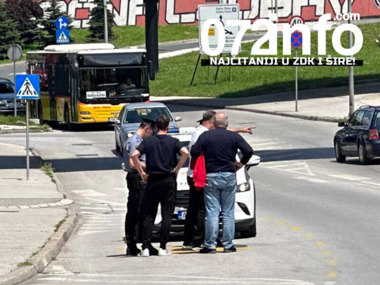 Lančani sudar u Zenici, policija na licu mjesta (FOTO)