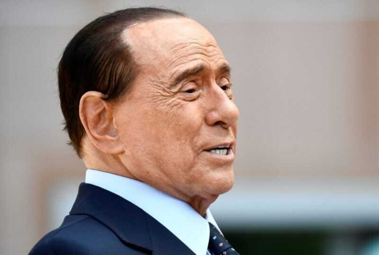 Umro Silvio Berlusconi