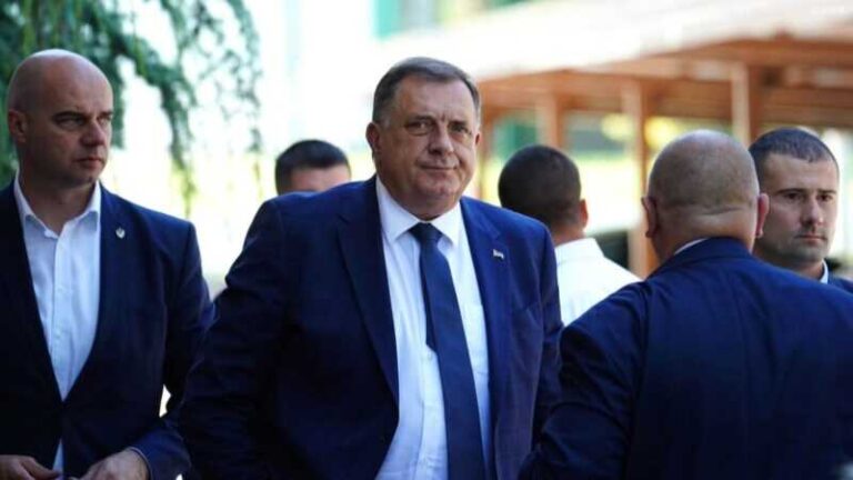 Spiegel: “Dodik neće stati dok ga ne zaustave”