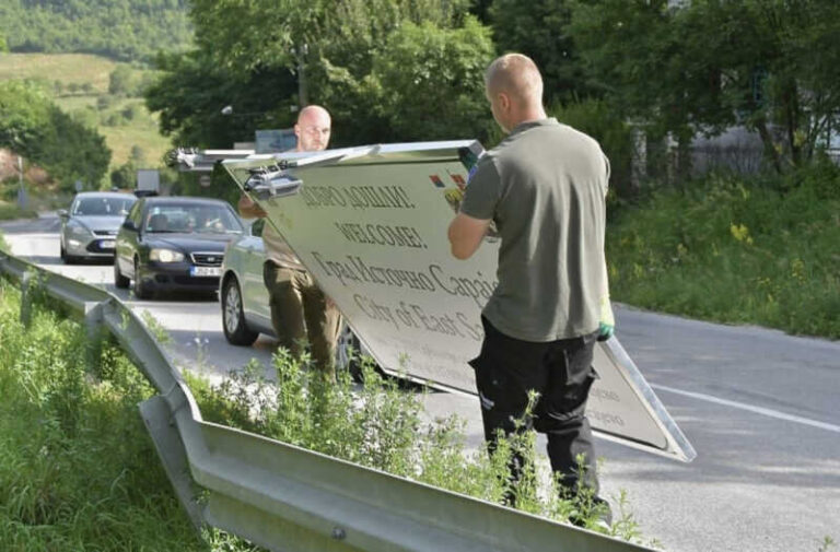 Uklonjena jedna tabla o “157.000 Srba koji su morali napustiti Sarajevo” jer se nalazi u FBiH