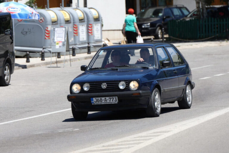 Otpad u Evropi na Balkanu je nov automobil: Očuvana Dvica je naša realnost