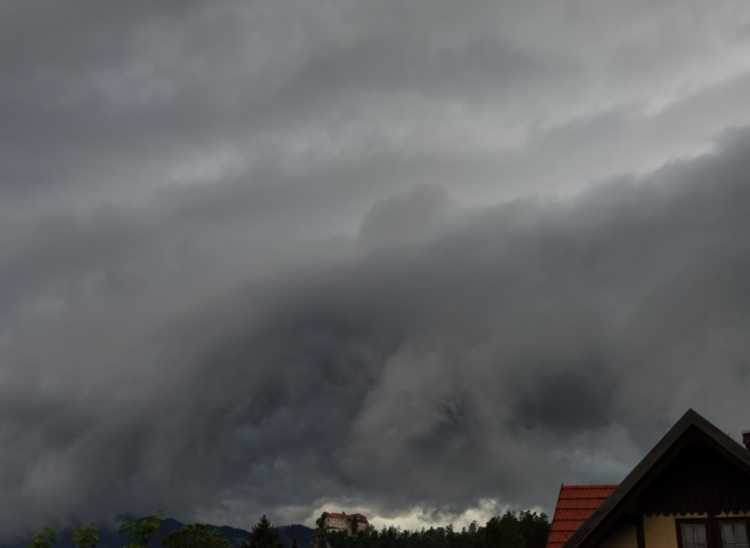 Pogledajte tornado u Sloveniji: Meteorolozi objavili šta očekuje BiH