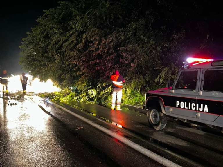 JAKO NEVRIJEME U ZDK: M-17 obustavljen, policija na licu mjesta