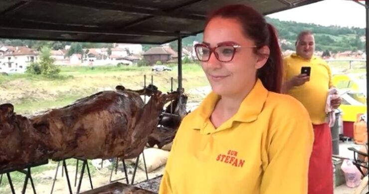 OTAC JE NAUČIO! Sanja je jedina djevojka koja peče volove: Čude se ljudi kada me vide