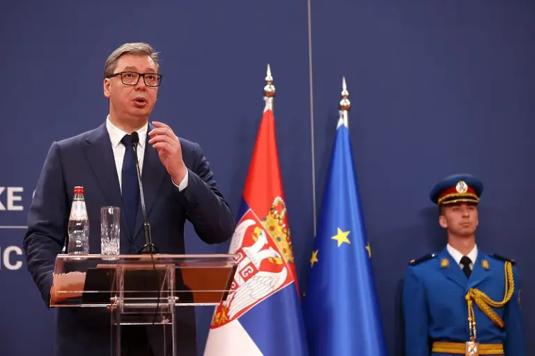 Zašto su Vučićeva obraćanja mahom u večernjim satima?