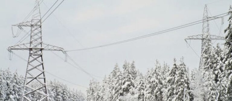 Snijeg zabijelio Austriju: Na zapadu zemlje obavezni lanci