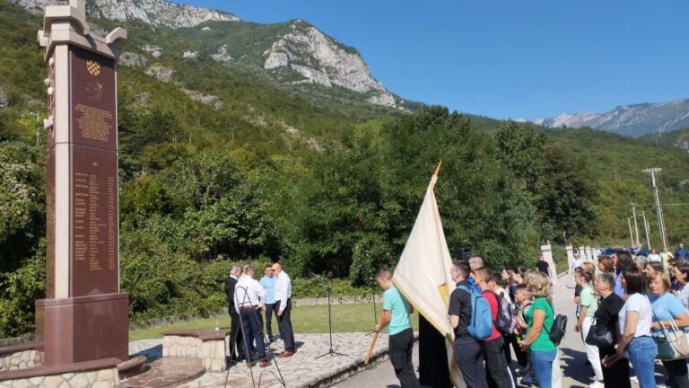 Oglasili se iz Memorijalnog centra Srebrenica: Ne zaboravimo 33 ubijene osobe u selu Grabovica