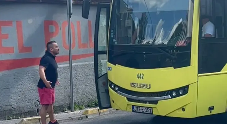 Galamio na vozača autobusa: Šta sviraš koje pi*** materine, pu** ku***, je**m ti mater