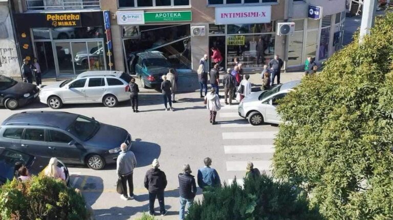 Saobraćajna nesreća u BiH: Zabio se vozilom u izlog apoteke