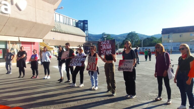 Protesti protiv femicida: “Tražimo hitne istrage za počinioce i korjenite promjene u svim društvenim sferama”