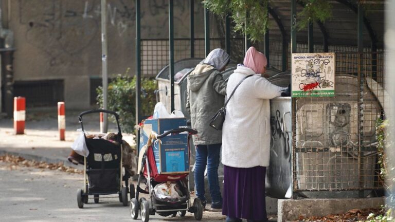 Bosna i Hercegovina je “bogata” po broju siromašnih: Narod jede iz kontejnera!