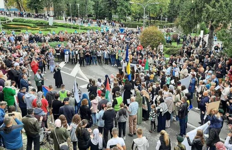 Sanski Most: Stotine građana učestvovalo u protestnoj šetnji za Palestinu