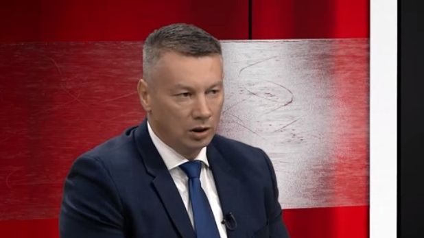 Teške optužbe Nenada Nešića: “Šmit je unosio duge cijevi u BiH”