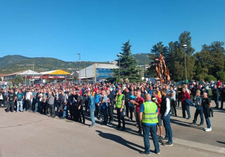 Radnici zeničkog ArcelorMittala održali novi protest te najavili da idu prema generalnom štrajku