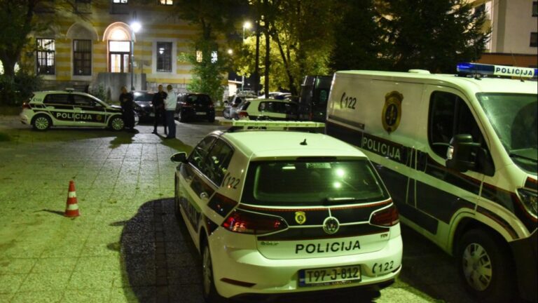 Policija pokrenula potragu: Naoružani razbojnici opljačkali kasino na Ilidži