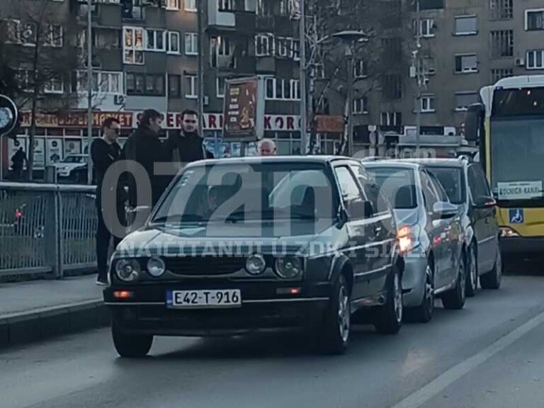 Lančani sudar u Zenici, policija na licu mjesta