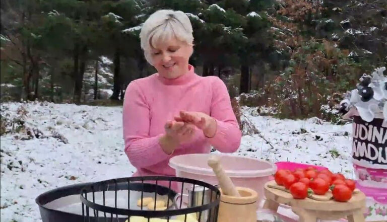 ŠUMSKA KUHARICA: Žena od Hamdije Hulka počela snimati kuhanju u prirodi (VIDEO)
