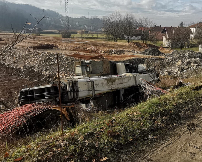 MUP ZDK objavio nove detalje o radniku koji je poginuo na autoputu: “Trebao je da se spusti sa ‘labudice’…”