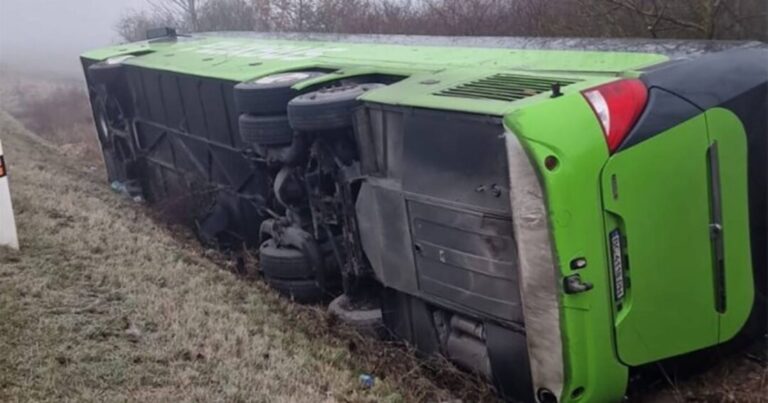 Pun autobus sletio s ceste, 30-ak povrijeđenih