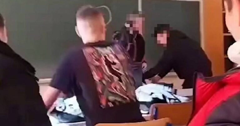 Snimljena tuča profesora i učenika u školi, profesor će dobiti otkaz