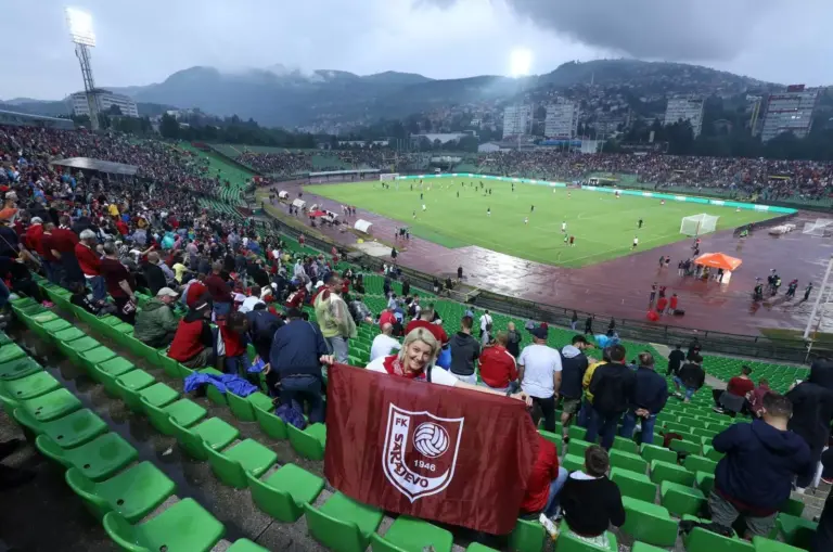 Nogometni savez BiH će zabraniti FK Sarajevu igranje na Koševu ako ne uključe grijače