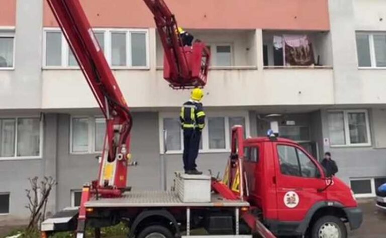 Umjesto djece, rodbine, bližnjih, u stanovima njihova tijela pronalaze vatrogasci i policija