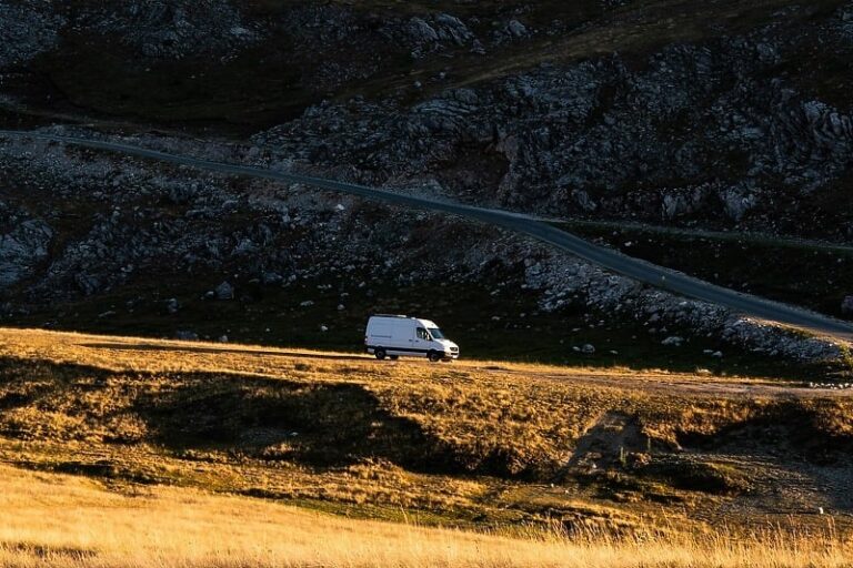 Adin Pinjo za prvi automobil kupio kombi i pretvorio ga u kampera kojim putuje po BiH