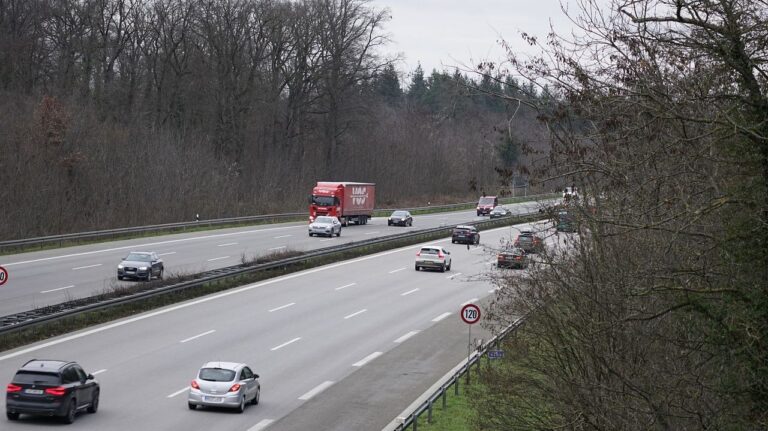 Najmanje 25 osoba povrijeđeno u lančanom sudaru na autoputu