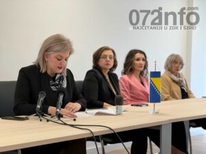 Predsjednica Brković i nepredstavljeni učesnici konferencije za medije