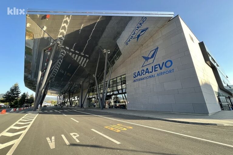 Prvi sat parkinga na aerodromu Sarajevo od 1. aprila će iznositi 4 KM, najavljeno i proširenje