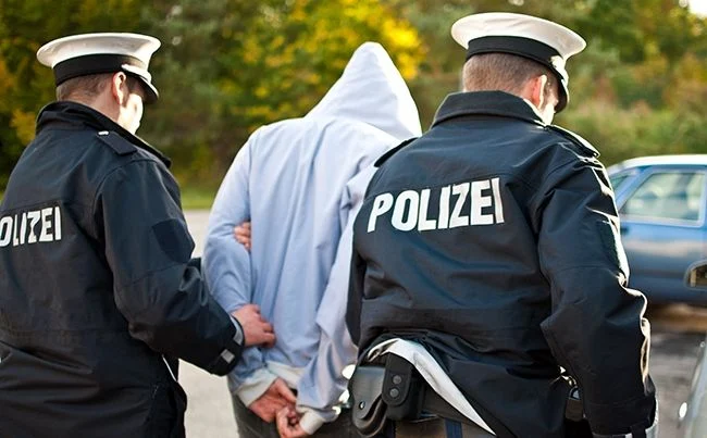 Srbin nadrogiran glumio policajca po Beču: “Zaustavljao vozila i pretresao putnike”