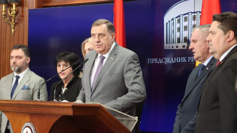 Dodik: “Sve prioritete koji su ostali trebamo riješiti, ako lažni visoki predstavnik nametne nešto obustavit će evropski put”