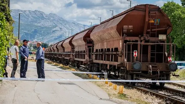 Tragedija: Ženu pregazio voz pred očima bolesnog supruga