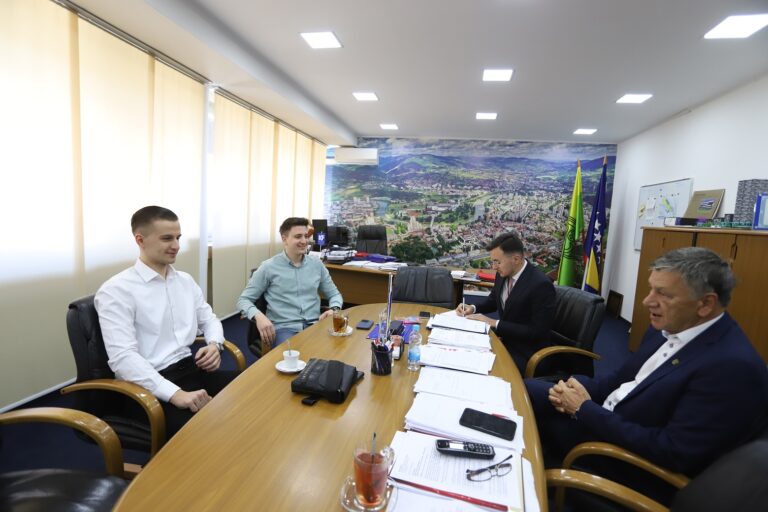 Zenica ponosno uz svoje mlade talente: Samed Dželo i Dino Suljić dobili podršku Grada i Gradonačelnika