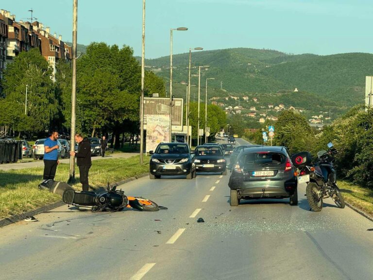 Saobraćajna nesreća u Zenici, jedna osoba povrijeđena