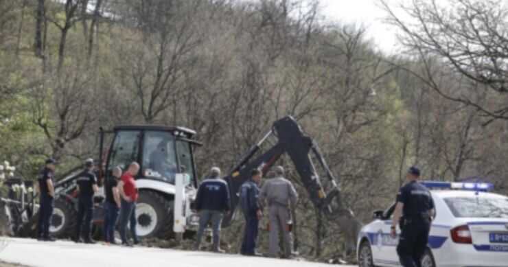 Novi trag istrage O SUDBINI NESTALE DJEVOJČICE (2): Bager u pratnji policije KOPA NA LOKALNOJ DEPONIJI