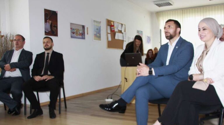 Ministar Delić posjetio JU Centar za djecu i odrasle sa posebnim potrebama ZDK-a