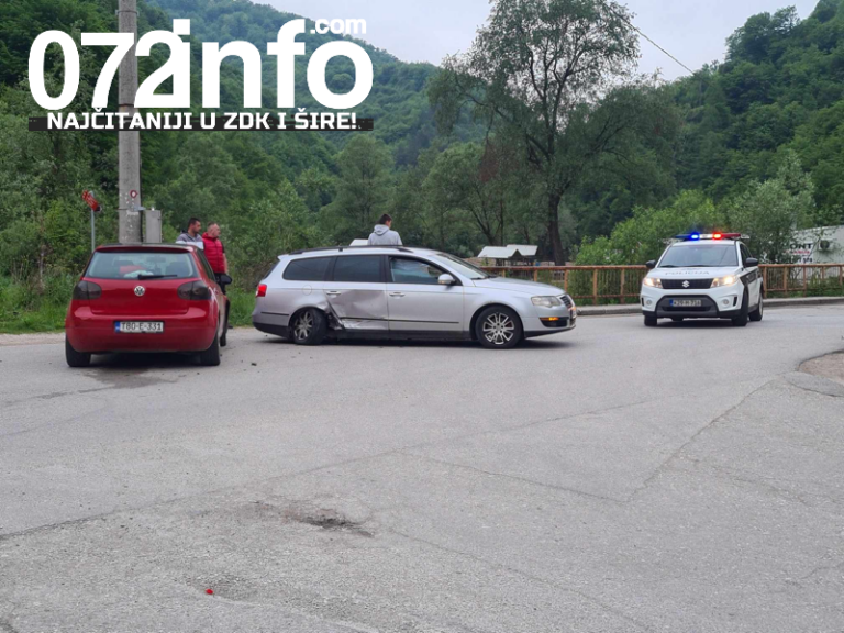 NESREĆA KOD ZENICE: Sudar dva automobila (FOTO)