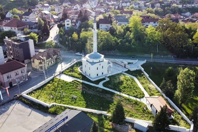 Zbog otvorenja Arnaudija džamije u Banjoj Luci, u nekim dijelovima grada zabrana točenja alkohola