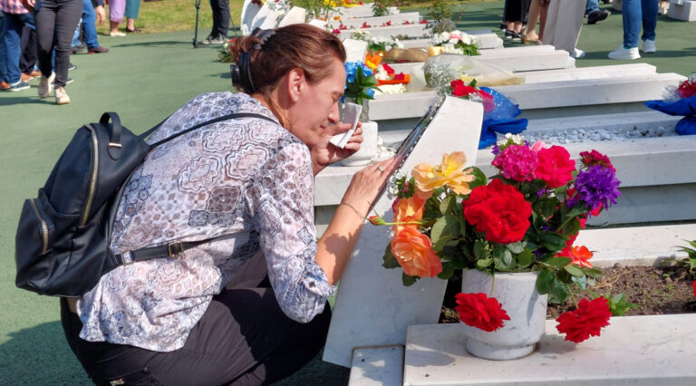 Godišnjica masakra na Tuzlanskoj kapiji: Prošlo je 29 godina, ali bol roditelja nikada neće prestati