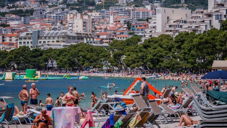Za godišnje odmore potrebno “podebljati” budžet: Isplativije ljetovati u Antaliji nego u Makarskoj!