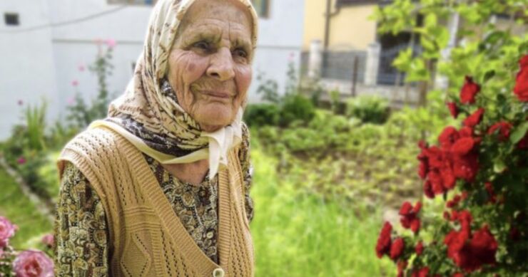 “Sanjam da mi je doveo unučiće” Nana Zilha (89) iz Zvornika sina posljednji put vidjela PRIJE 20 GODINA