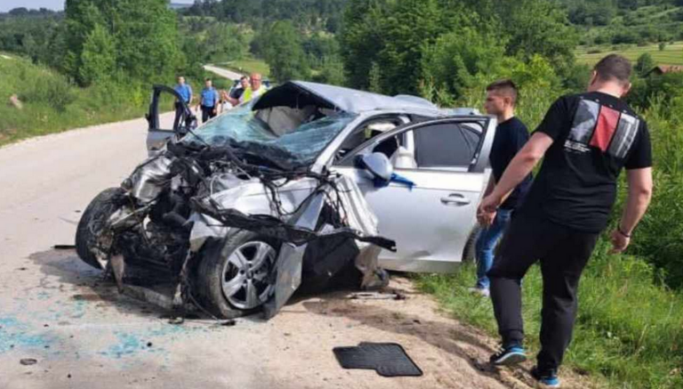 TRAGEDIJA U BIH: Pogledajte kako izgleda automobil u kojem su život izgubili mladić i djevojka