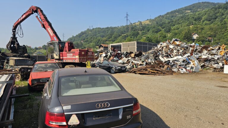 MUP ZDK: Po pravosnažnim rješenjima nadležnih sudova uništeno 8 oduzetih vozila