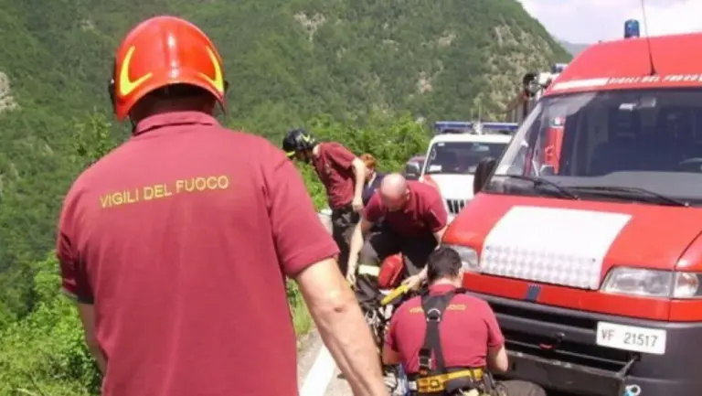 Žičara je vukla 50 metara, a onda je pala u provaliju. Porodica nemoćno gledala