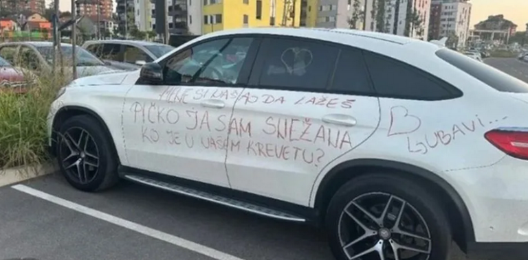 Švaler nadrljao, išaran mu Mercedes: Ko je u našem krevetu?