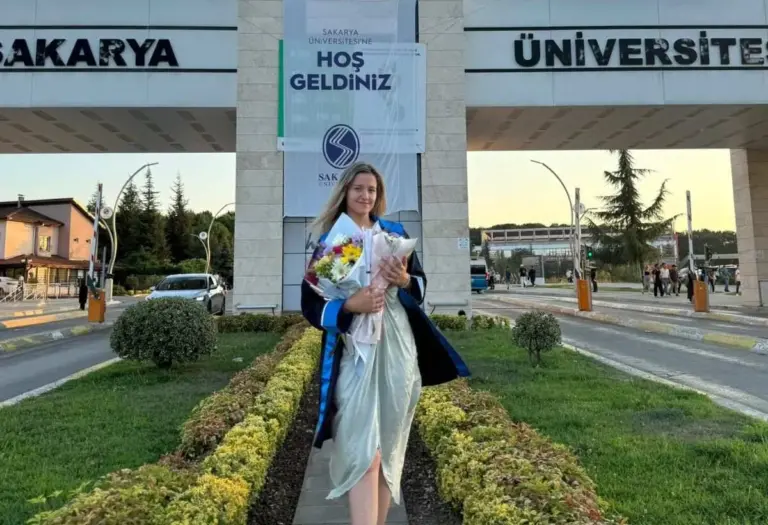 Zerina Čičak iz Zenice diplomirala je historiju na Sakarya Univerzitetu u Turskoj