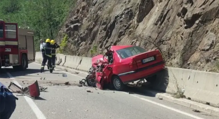 Nova teška nesreća: Jedno poginulo u sudaru autobusa i automobila