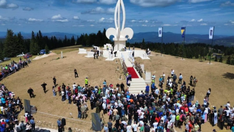 Na Vlašiću otvoren spomenik “General Mehmed Alagić”, visok je više od 17 metara