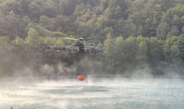 Borba ljudi i helikoptera protiv vatre: Evo kakva je situacija jutros na Zelengori